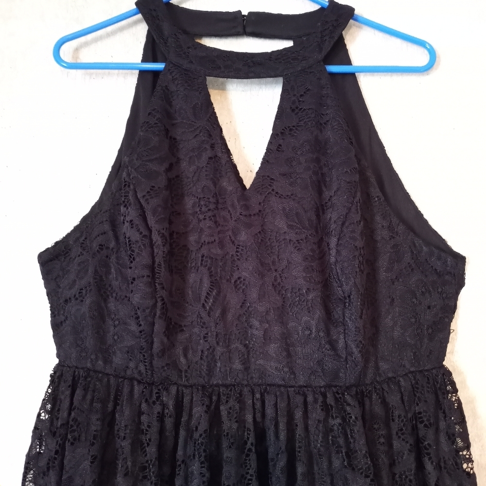 TORRID Black lace keyhole halter tiered skater dress plus size 1X - Picture 6 of 11
